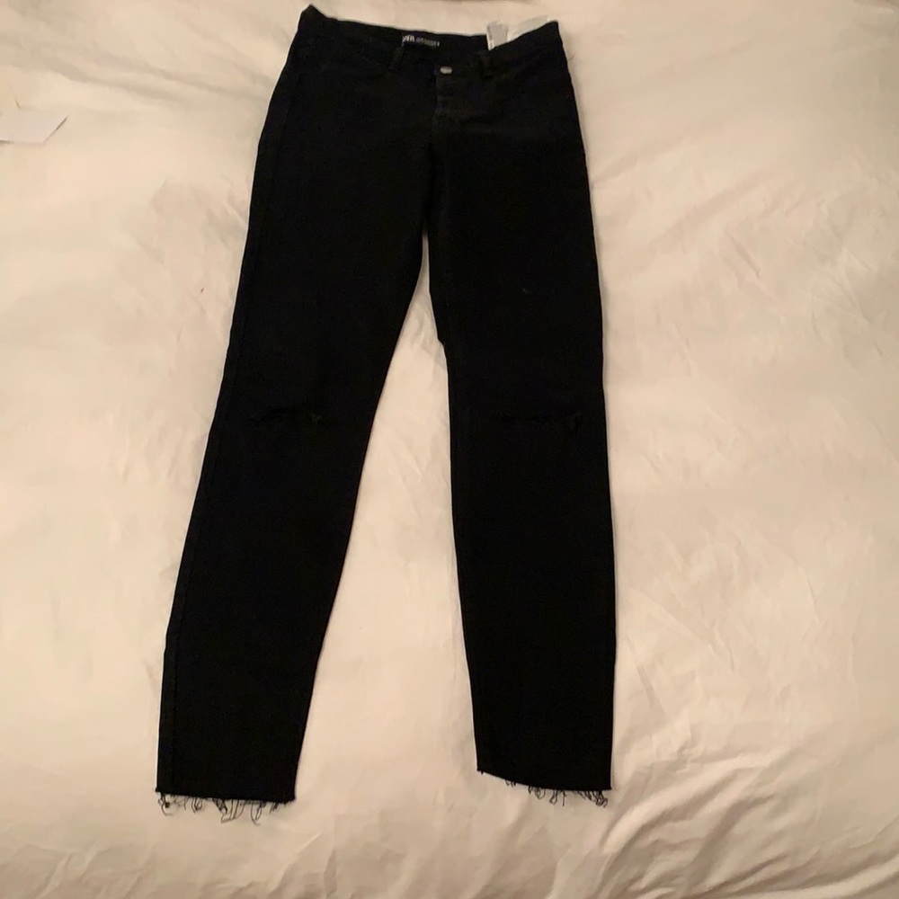 Black high rise skinny Zara little slit knee rip
